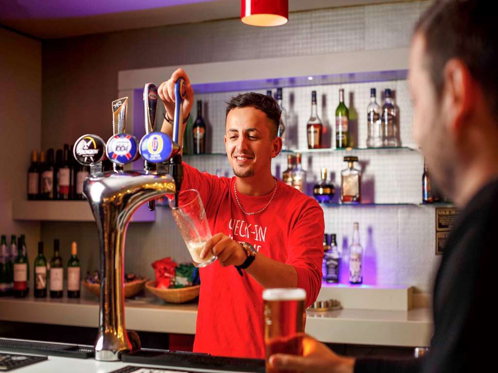 Ibis Hotel Northampton Centre Restaurant photo